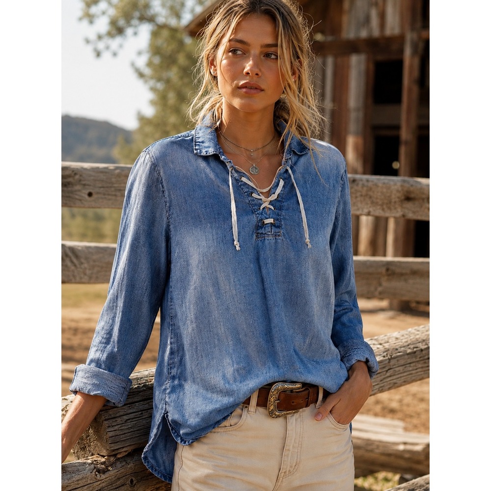Cloth & Stone Blouse Top Women Sz XS Blue Chambray Western Distressed Ombre